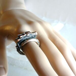 VINTAGE FIGURAL DRAGON RING SIZE 9 TWO COLOR METALS